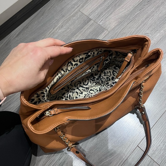jessica simpson tan purse - Picture 3 of 4